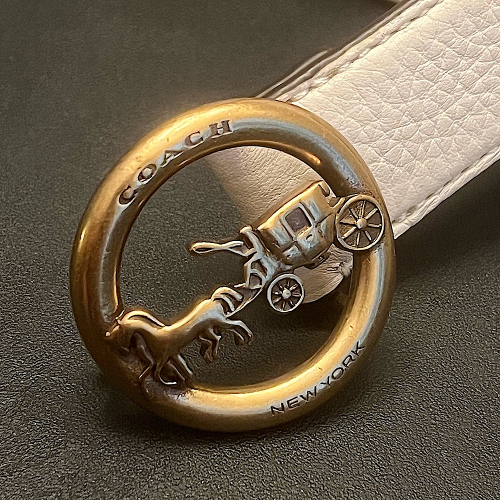 🎀 SOLD 🎀Coach White Belt W/ Horse and Carriage Buckle - XL